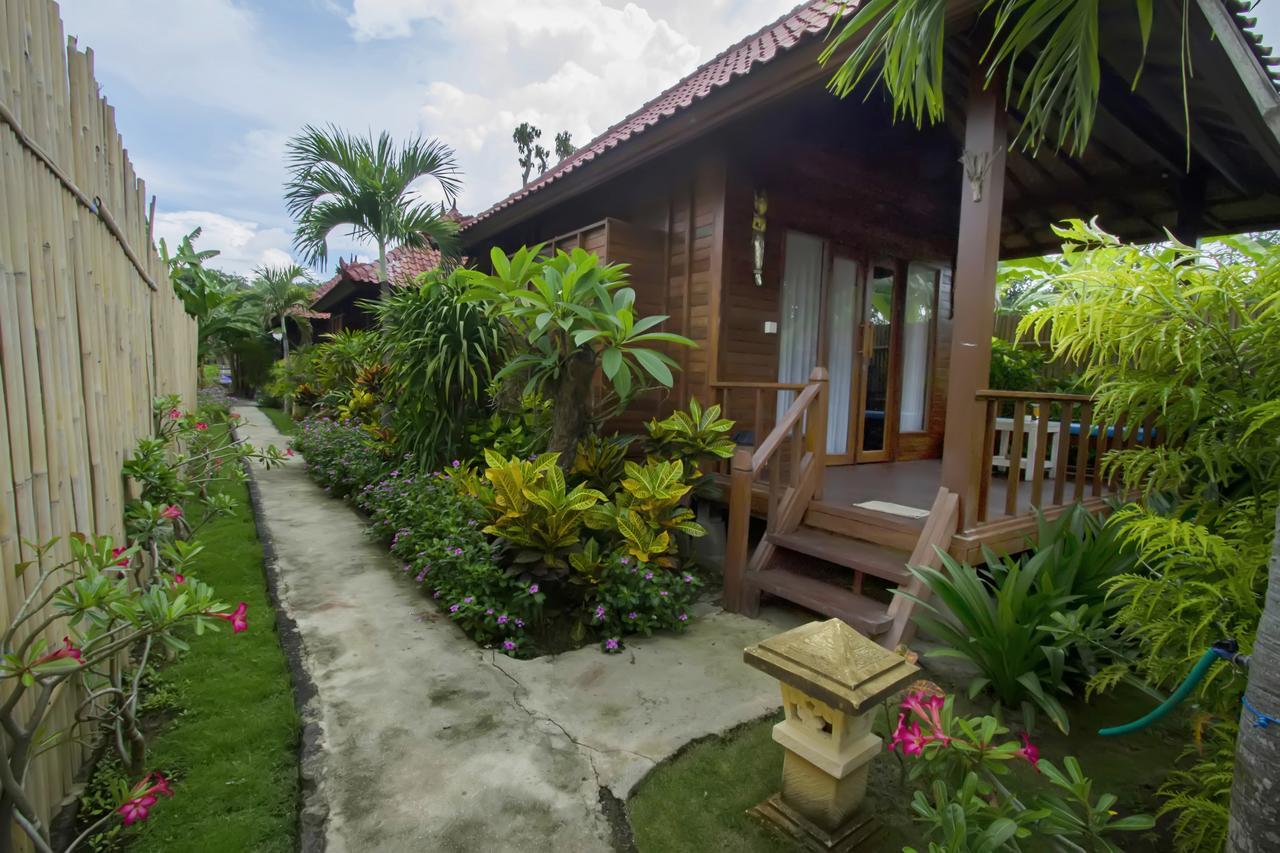 Amora Hut's Hotel Nusa Lembongan  Bagian luar foto