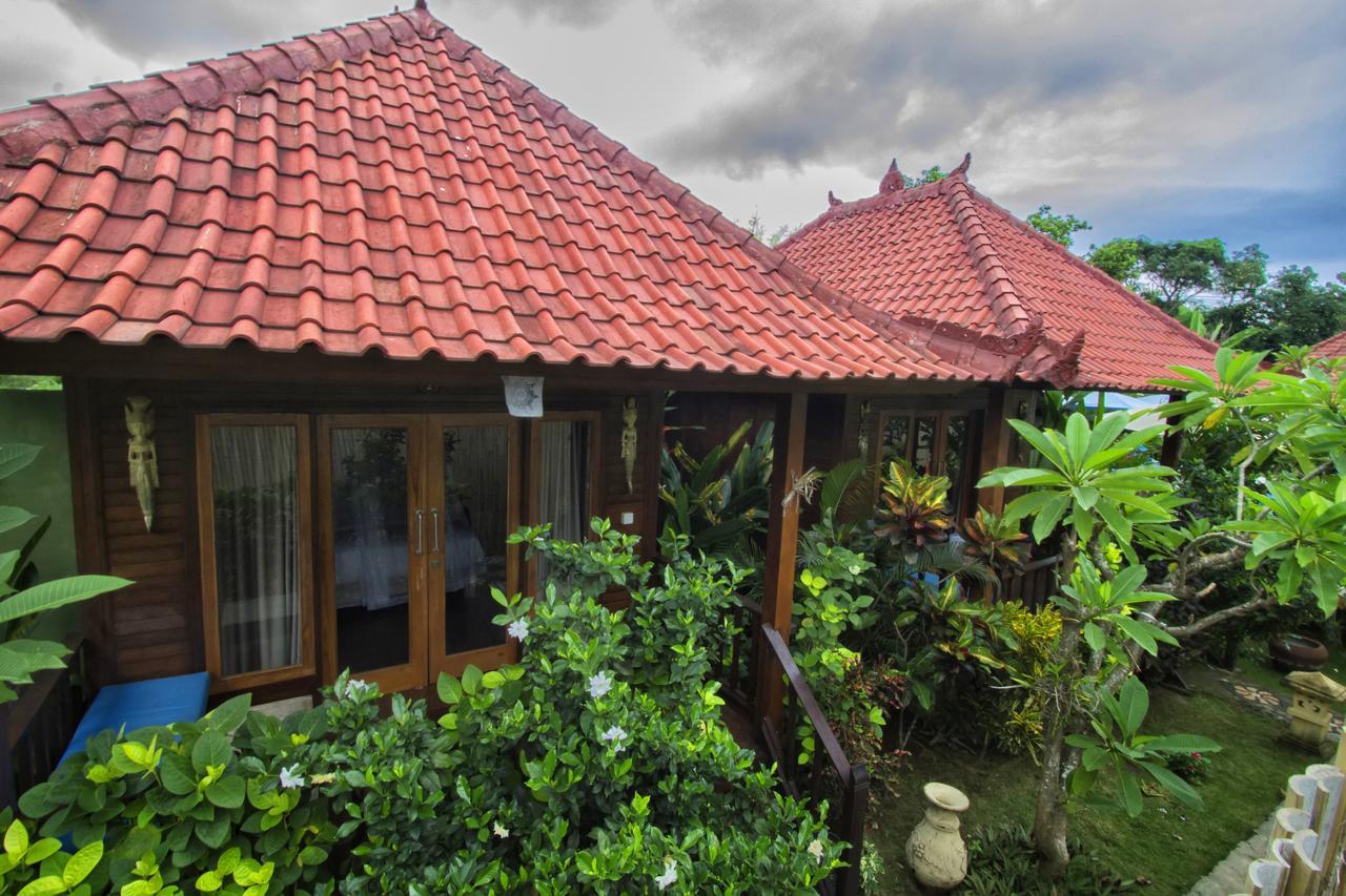 Amora Hut's Hotel Nusa Lembongan  Bagian luar foto