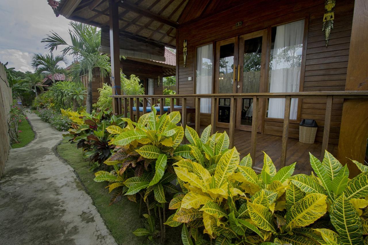 Amora Hut's Hotel Nusa Lembongan  Bagian luar foto